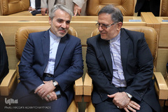  محمدباقر نوبخت، رئیس سازمان مدیریت و برنامه ریزی کل کشور و  ولی‌الله سیف، رئیس کل بانک مرکزی