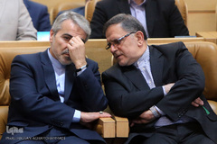  محمدباقر نوبخت، رئیس سازمان مدیریت و برنامه ریزی کل کشور و  ولی‌الله سیف، رئیس کل بانک مرکزی