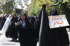 راهپیمایی نمازگزاران درمحکومیت جنایات آل‌سعود