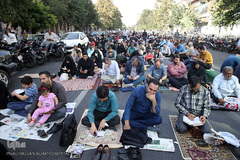 دعای عرفه در حسینیه صنف لباس فروشان تهران