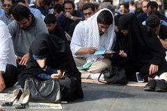 دعای عرفه در حسینیه صنف لباس فروشان تهران