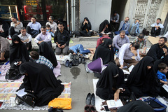 دعای عرفه در حسینیه صنف لباس فروشان تهران