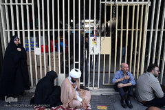 دعای عرفه در حسینیه صنف لباس فروشان تهران