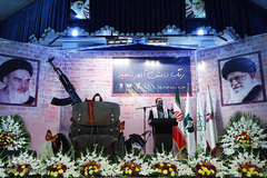 حضور سردار علی محمد نائینی مراسم زنگ دانش آموز شهید در گلزار مطهر شهدا