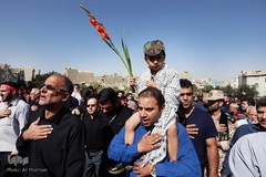 تشییع پیکر شهید مدافع حرم سجاد زبرجدی در محله خانی ابادنو