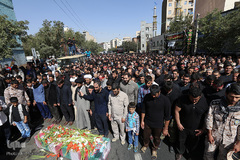 خواندن نماز میت بر پیکر شهید مدافع حرم شهید سجاد زبرجدی