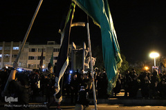 دسته عزاداری شاه حسین گویان در میدان منیریه 