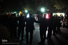 دسته عزاداری شاه حسین گویان در میدان منیریه 