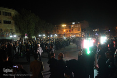 دسته عزاداری شاه حسین گویان در میدان منیریه 