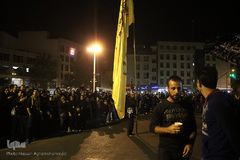 دسته عزاداری شاه حسین گویان در میدان منیریه 