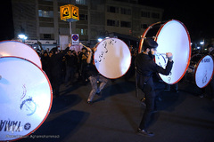 دسته عزاداری شاه حسین گویان در میدان منیریه 