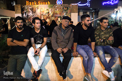 دسته عزاداری شاه حسین گویان در میدان منیریه 