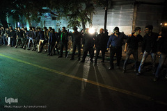 دسته عزاداری شاه حسین گویان در میدان منیریه 