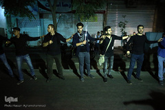 دسته عزاداری شاه حسین گویان در میدان منیریه 