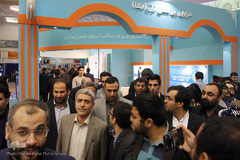 حضور وزیر اقتصاد دکتر طیب نیا مهمان غرفه ایکنا در روز چهارم نمایشگاه مطبوعات