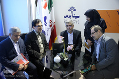 بازدید دکتر طیبی مدیر جهاد دانشگاهی از نمایشگاه مطبوعات