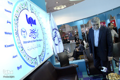 بازدید دکتر حمیدرضا طیبی از نمایشگاه مطبوعات