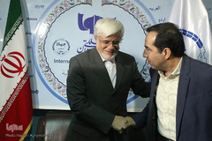 دکتر عارف مهمان ایکنا در روز پنجم نمایشگاه مطبوعات