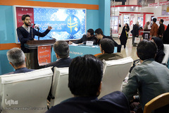 مناظره دانشجویی در غرفه ایکنا ـ نمایشگاه مطبوعات