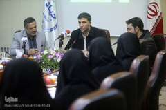 نشست «بهره‌مندی از ظرفیت جامعه قرآنی در پیاده‌روی اربعین»