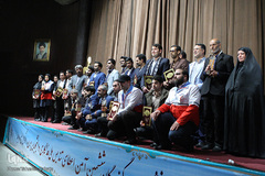 آئین اعطای تندیس ملی فداکاری دانشجویان ایران