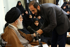 دیدارجمعی‌ازخانواده‌های‌شهدای مدافع‌حرم با رهبرانقلاب