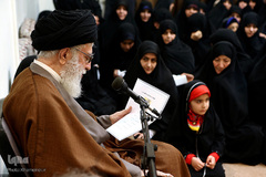 دیدارجمعی‌ازخانواده‌های‌شهدای مدافع‌حرم با رهبرانقلاب