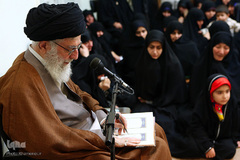 دیدارجمعی‌ازخانواده‌های‌شهدای مدافع‌حرم با رهبرانقلاب