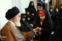 دیدارجمعی‌ازخانواده‌های‌شهدای مدافع‌حرم با رهبرانقلاب