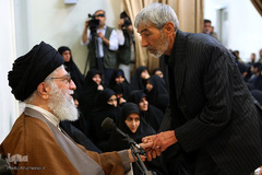 دیدارجمعی‌ازخانواده‌های‌شهدای مدافع‌حرم با رهبرانقلاب