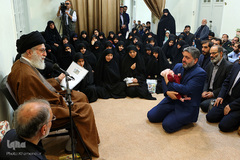 دیدارجمعی‌ازخانواده‌های‌شهدای مدافع‌حرم با رهبرانقلاب