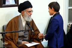 دیدارجمعی‌ازخانواده‌های‌شهدای مدافع‌حرم با رهبرانقلاب