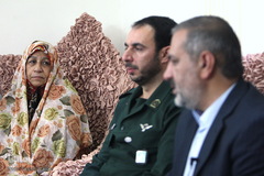 دیدار نمایندگان جامعه قرآنی با خانواده شهید «حسین الوندی»