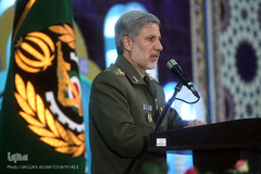  امیر حاتمی، جانشین وزیر دفاع در