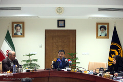 نشست خبری پرویز فتاح، رئیس کمیته امداد امام خمینی(ره) 