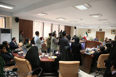 نشست خبری پرویز فتاح، رئیس کمیته امداد امام خمینی(ره) 