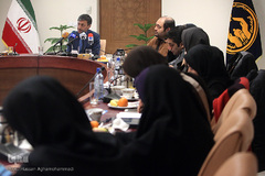 نشست خبری پرویز فتاح، رئیس کمیته امداد امام خمینی(ره) 