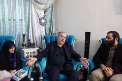 دیدار صالحی با خانواده شهید اویدالاثر مدافع حرم مرتضی کریمی
