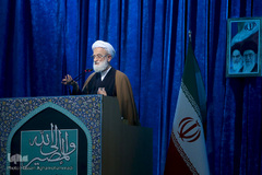  آیت‌الله محمد امامی کاشانی، امام جمعه موقت تهران