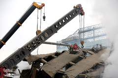 سومین روز از عملیات آوار برداری ساختمان پلاسکو