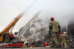 سومین روز از عملیات آوار برداری ساختمان پلاسکو