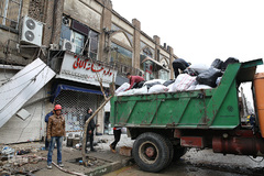 تخلیه مغازه های اطراف ساختمان حادثه دیده پلاسکو