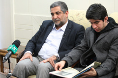 دیدار نمایندگان جامعه قرآنی با خانواده شهید طالب طاهری