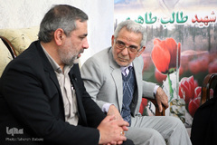 دیدار نمایندگان جامعه قرآنی با خانواده شهید طالب طاهری