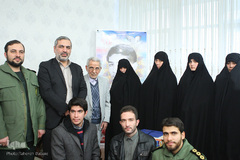 دیدار نمایندگان جامعه قرآنی با خانواده شهید طالب طاهری