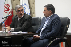 بهروز بادکو، معاون پشتیبانی جهاد دانشگاهی و  سیدحمیدرضا طیبی، رئیس جهاد دانشگاهی