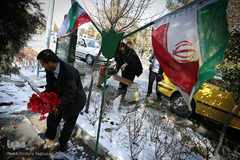 غبار روبی و عطر افشانی مزار مطهر شهدا