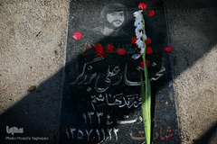 غبار روبی و عطر افشانی مزار مطهر شهدا