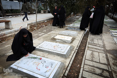 غبار روبی و عطر افشانی مزار مطهر شهدا