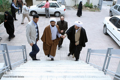 نشست ایمان در بحران